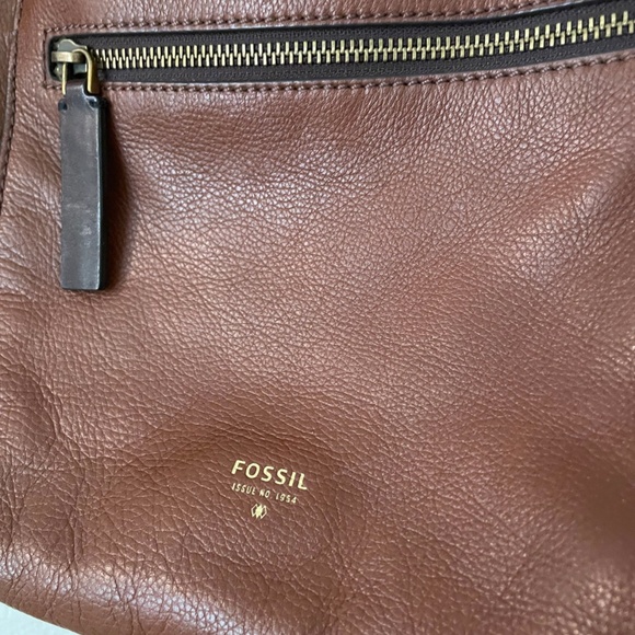 Lightly Used Fossil Vickery Leather Hobo Bag - Picture 2 of 7